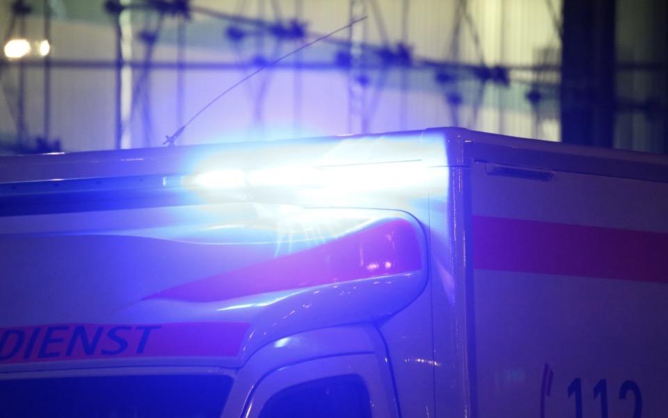 Bei Haus Hülshoff: 25-jährige verliert Kontrolle übers Motorrad – schwer verletzt