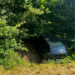 Rettungshubschrauber in Leeden: Auto landet in Straßengraben
