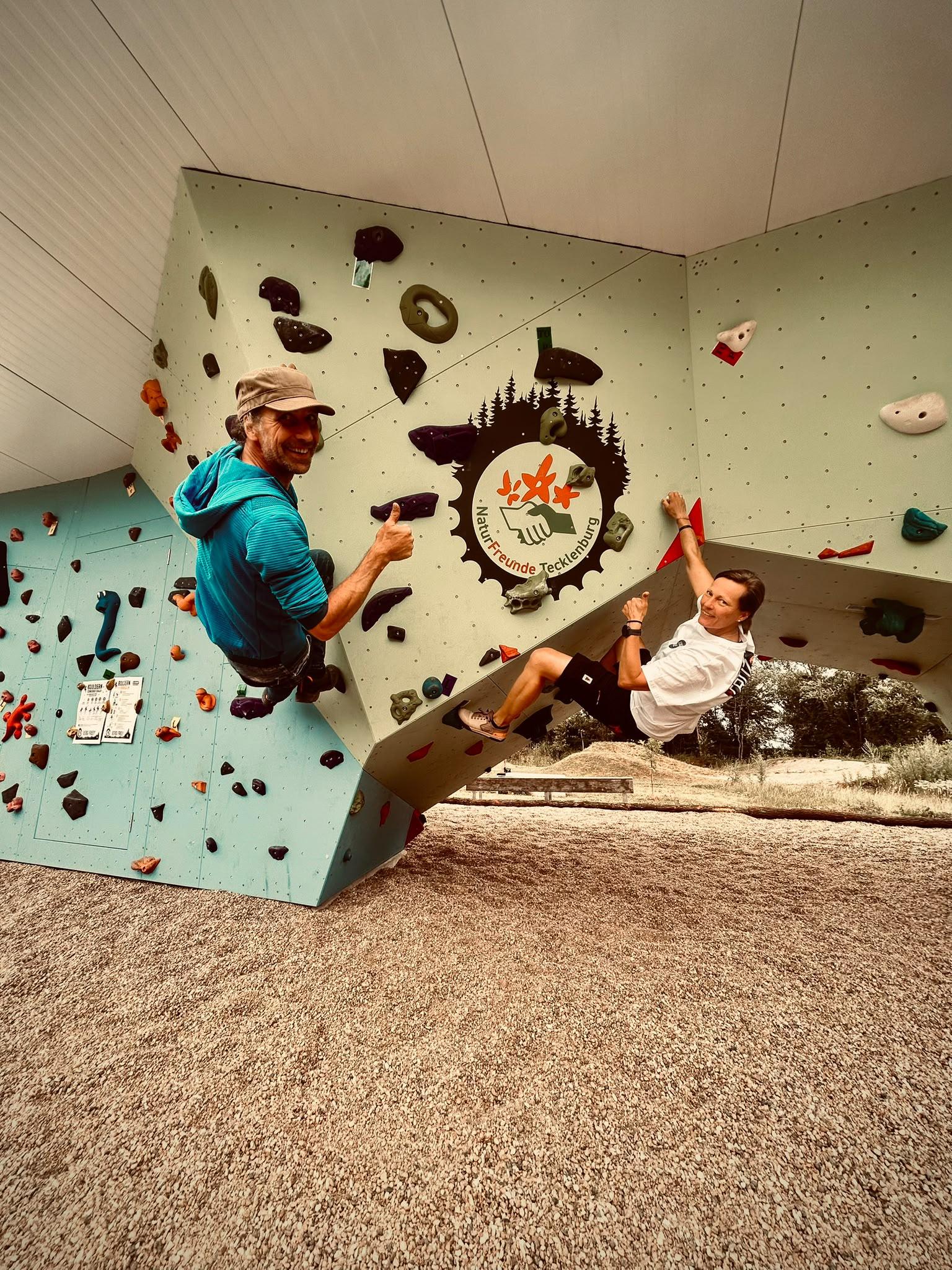 Thomas und Julia Sprekelmeyer-Heukamp von den Naturfreunden Tecklenburg freuen sich auf den Activity-Tag im Activity-Park Brochterbeck mit Einweihung des Boulderblocks.